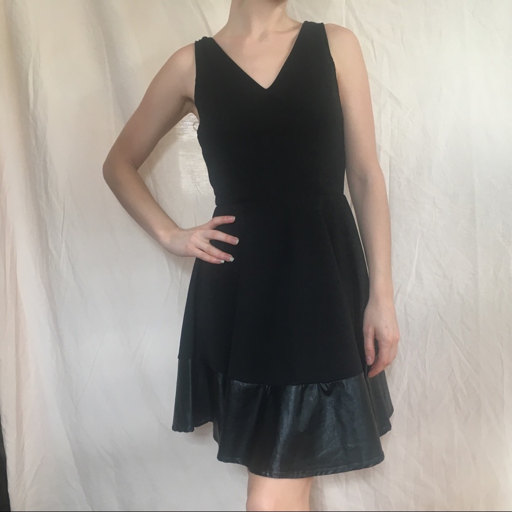 Miami V Neck Sleeveless Black A Line Mini Dress Size XS Faux Leather